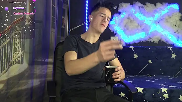 Snapshot of SirReed chatting on 11.30.25 SirReed online show from 11.30.25