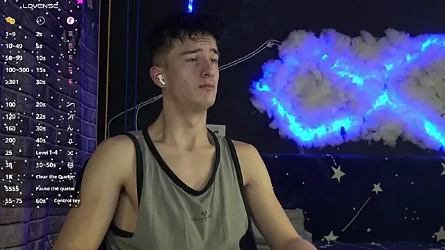 Snapshot of SirReed chatting on 12.05.25 SirReed online show from 12.05.25