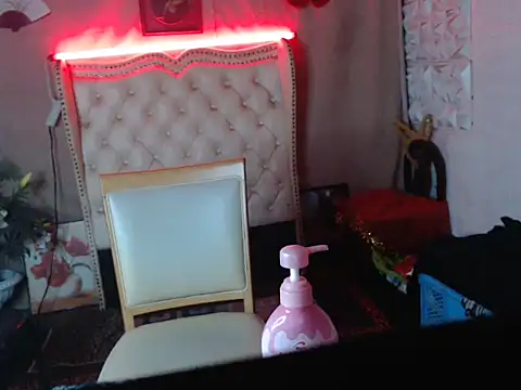 miss laila  online show from 10.01.25