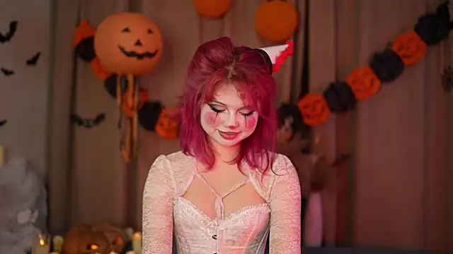 Stella Vanila online show from 10.30.25