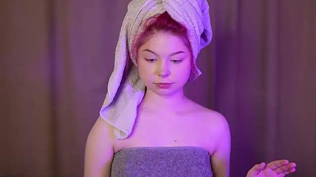 Stella Vanila online show from 11.13.25