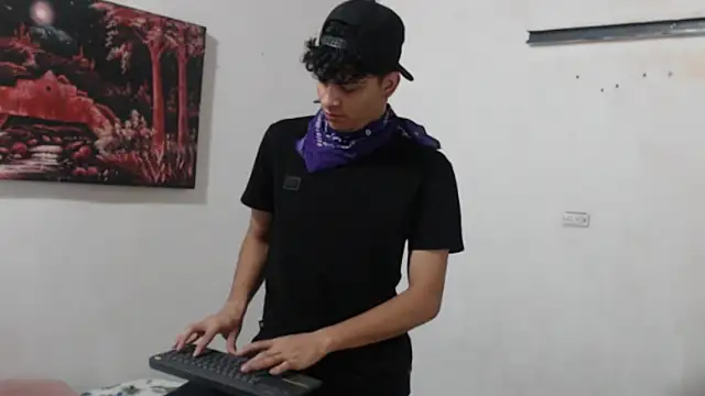 alice julls online show from 10.04.25