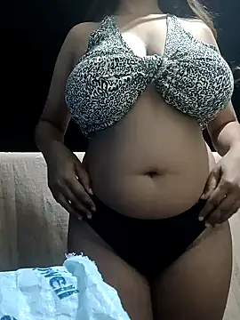 Snapshot of Hott_Muskan chatting on 12.15.25 Hott Muskan online show from 12.15.25