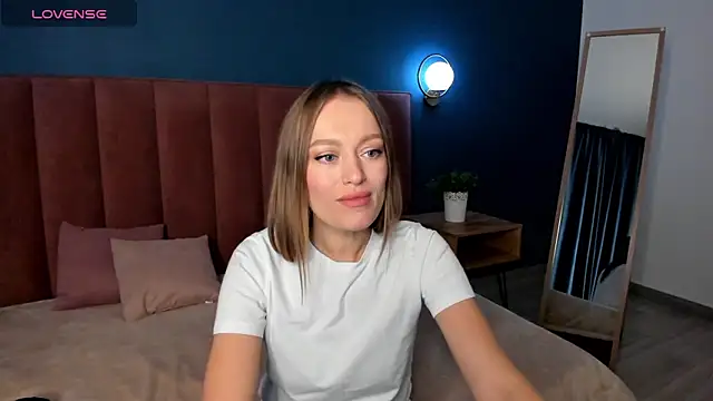 EvelynPoole online show from 09.14.25