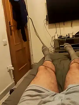 Snapshot of gigolobcn chatting on 09.15.25 gigolobcn online show from 09.15.25