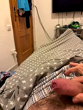 Snapshot of gigolobcn chatting on 11.08.25 gigolobcn online show from 11.08.25