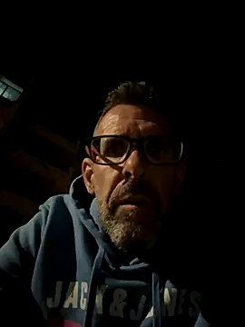 Snapshot of gigolobcn chatting on 11.14.25 gigolobcn online show from 11.14.25