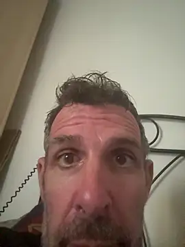 Snapshot of gigolobcn chatting on 12.15.25 gigolobcn online show from 12.15.25