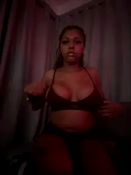 Snapshot of Sexxy_S chatting on 11.01.25 Sexxy S online show from 11.01.25