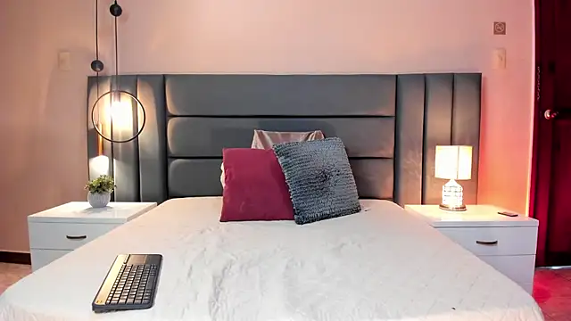 DaphneBeaumont online show from 10.08.25