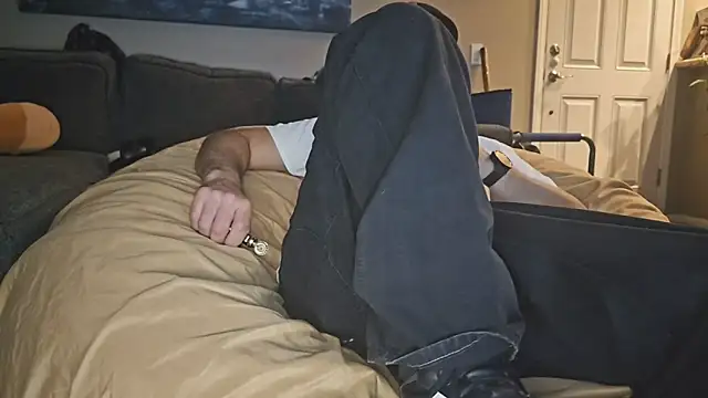 Snapshot of LeeCox chatting on 12.16.24 LeeCox online show from 12.16.24