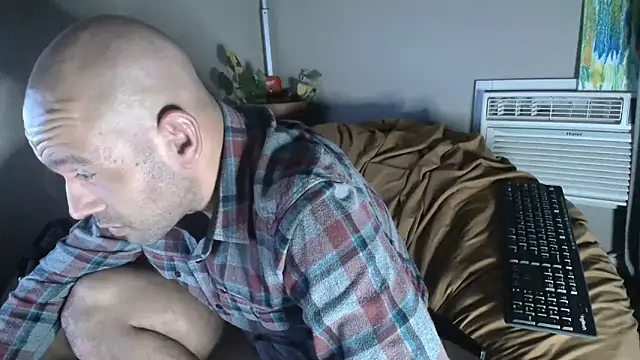 Snapshot of LeeCox chatting on 01.12.25 LeeCox online show from 01.12.25