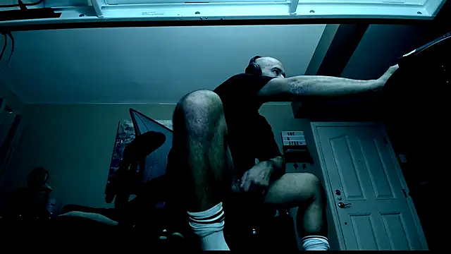 Snapshot of LeeCox chatting on 02.04.25 LeeCox online show from 02.04.25