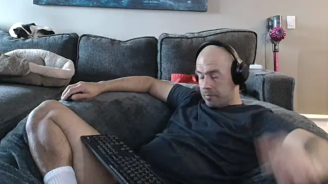 Snapshot of LeeCox chatting on 02.04.25 LeeCox online show from 02.04.25