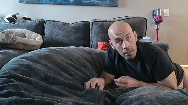 Snapshot of LeeCox chatting on 02.06.25 LeeCox online show from 02.06.25