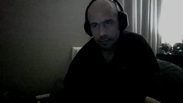 Snapshot of LeeCox chatting on 03.06.25 LeeCox online show from 03.06.25