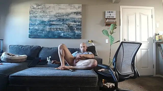 Snapshot of LeeCox chatting on 03.20.25 LeeCox online show from 03.20.25