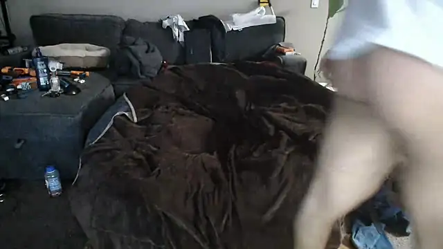 Snapshot of LeeCox chatting on 03.21.25 LeeCox online show from 03.21.25