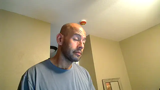 Snapshot of LeeCox chatting on 10.14.25 LeeCox online show from 10.14.25