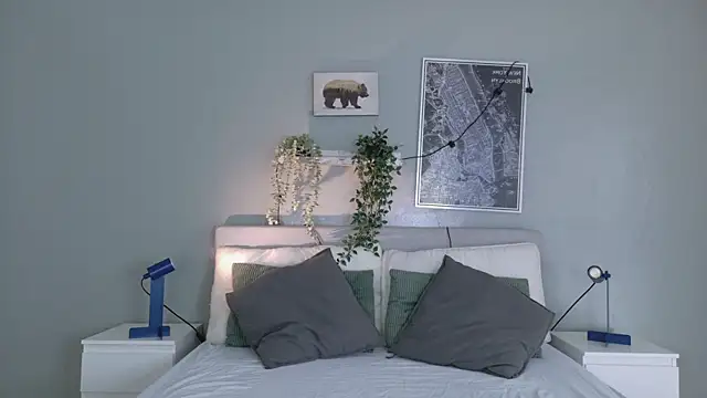 Nickifox   online show from 12.16.25