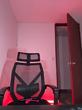 Danicute  online show from 10.04.25