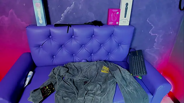 Lili milk20 online show from 10.16.25