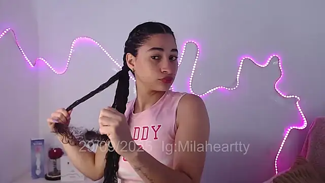 Snapshot of heartty_Milah chatting on 09.29.25 heartty Milah online show from 09.29.25