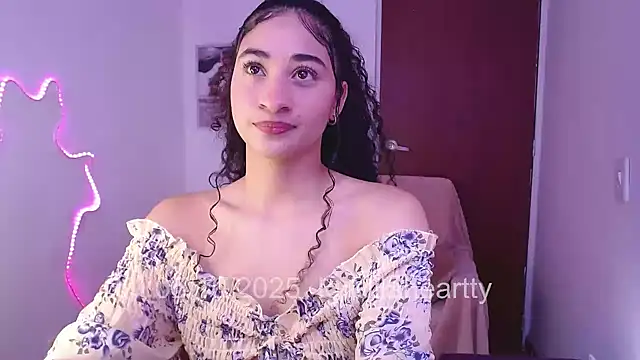 Snapshot of heartty_Milah chatting on 10.07.25 heartty Milah online show from 10.07.25