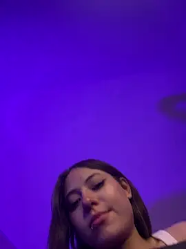 PrettyAmber online show from 11.03.25