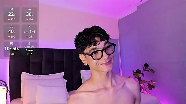 Phillicious   online show from 11.05.25