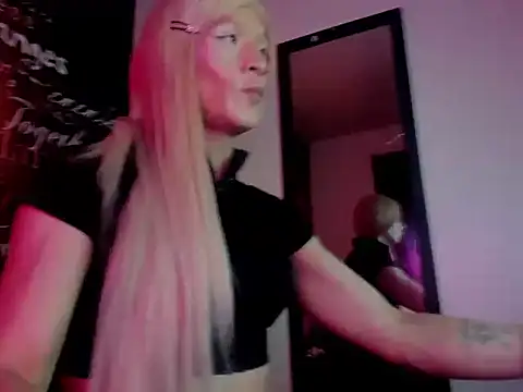 Snapshot of Megam_ chatting on 09.26.25 Megam  online show from 09.26.25