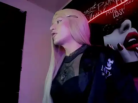 Snapshot of Megam_ chatting on 09.28.25 Megam  online show from 09.28.25