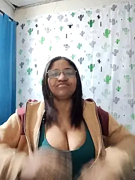 Snapshot of Avannay chatting on 09.15.25 Avannay online show from 09.15.25