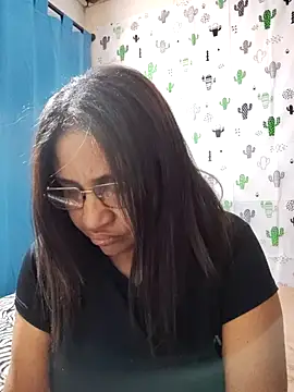 Snapshot of Avannay chatting on 10.02.25 Avannay online show from 10.02.25