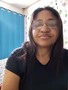 Snapshot of Avannay chatting on 10.21.25 Avannay online show from 10.21.25