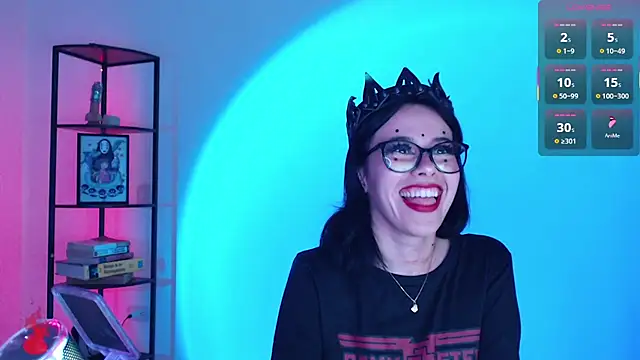 girldom online show from 11.24.25