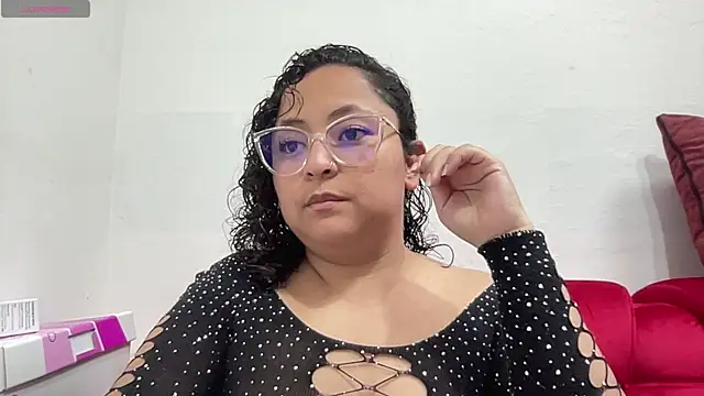 Sophiaburton online show from 09.16.25