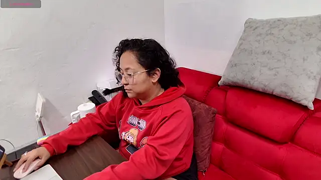 Sophiaburton online show from 09.30.25