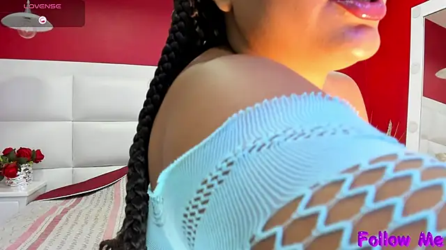 Michelle Lewis  online show from 09.29.25