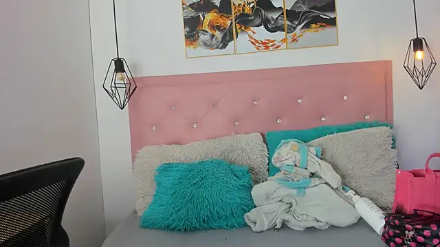 Snapshot of dulce__lust chatting on 09.10.25 dulce lust online show from 09.10.25