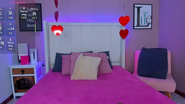 sarahyessica online show from 04.16.26