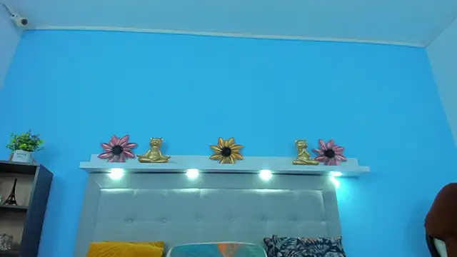 Snapshot of neferet_opal chatting on 12.20.25 neferet opal online show from 12.20.25