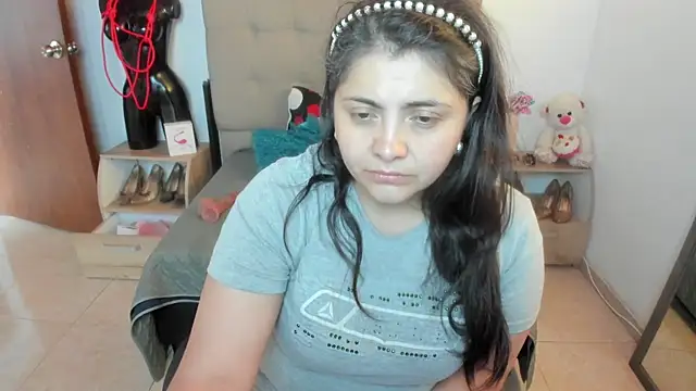 TifanyAmazinng online show from 12.05.25