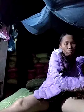 Snapshot of PhamPm70 chatting on 11.04.25 PhamPm70 online show from 11.04.25