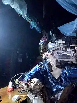 Snapshot of PhamPm70 chatting on 11.05.25 PhamPm70 online show from 11.05.25