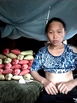 Snapshot of PhamPm70 chatting on 11.07.25 PhamPm70 online show from 11.07.25