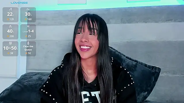 Aleja ruizz online show from 10.18.25