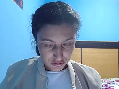 Snapshot of SarahFriendly chatting on 04.24.26 SarahFriendly online show from 04.24.26