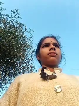 Snapshot of Gulika_Doshi chatting on 11.03.25 Gulika Doshi online show from 11.03.25