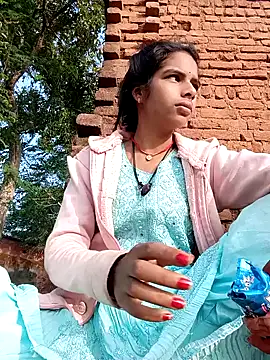 Snapshot of Gulika_Doshi chatting on 12.02.25 Gulika Doshi online show from 12.02.25